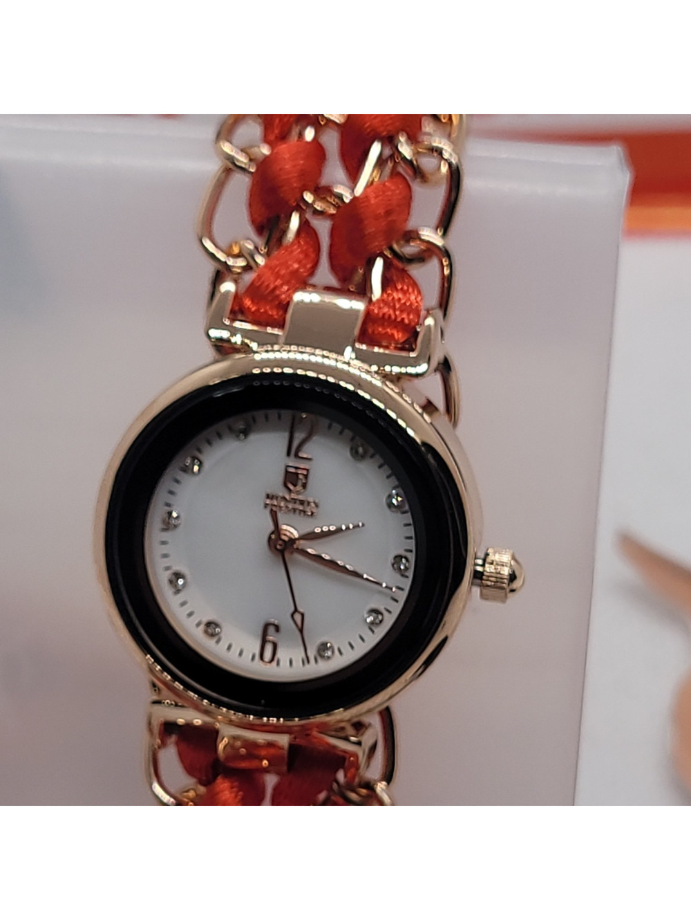 470 Montres Prestige Women's Analog Quartz Watch Red/Gold Bracelet White Dial